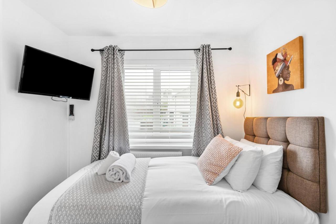 Off Road Parking, Garden, Smart Tv'S In All Rooms! Morriston Exteriér fotografie