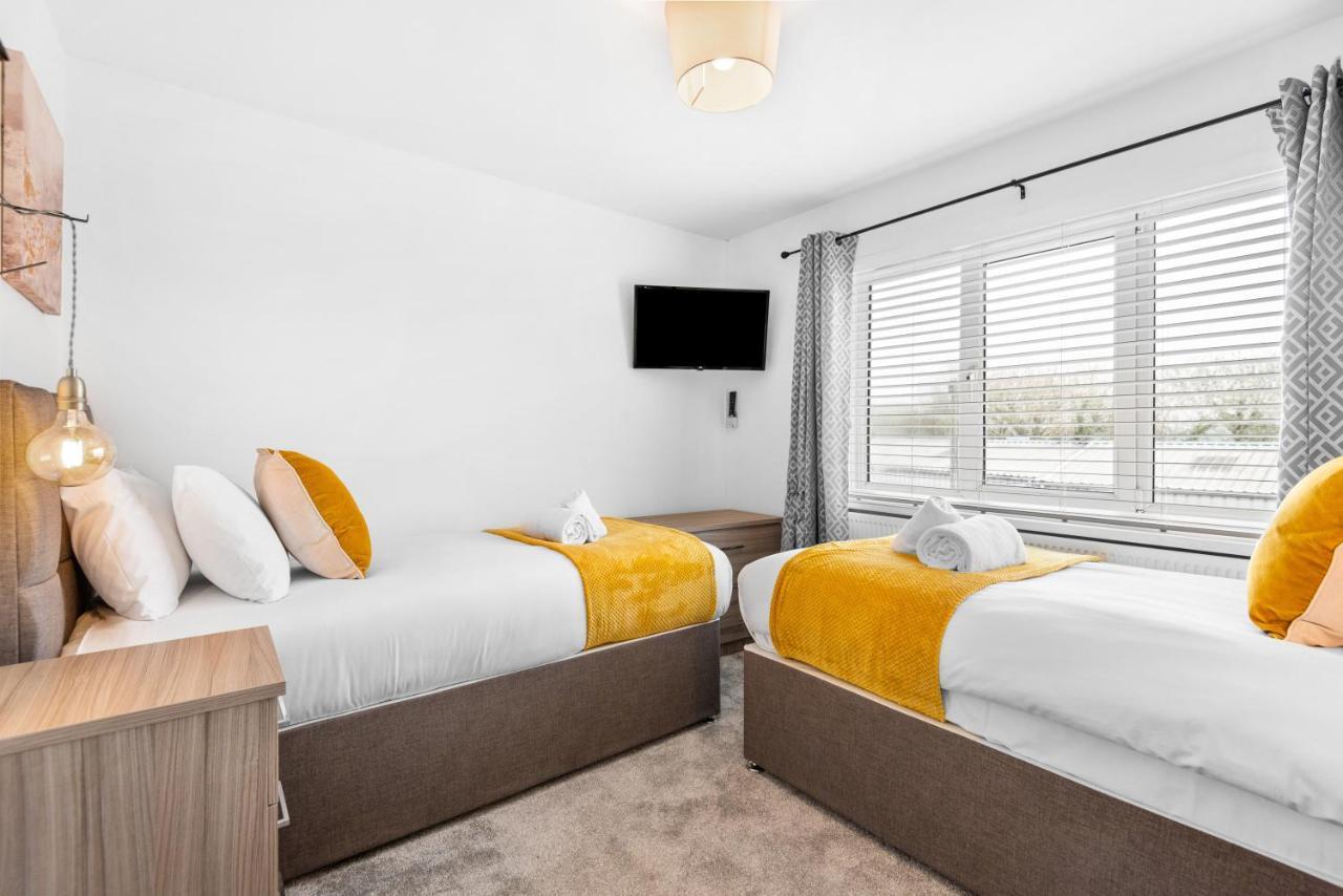Off Road Parking, Garden, Smart Tv'S In All Rooms! Morriston Exteriér fotografie