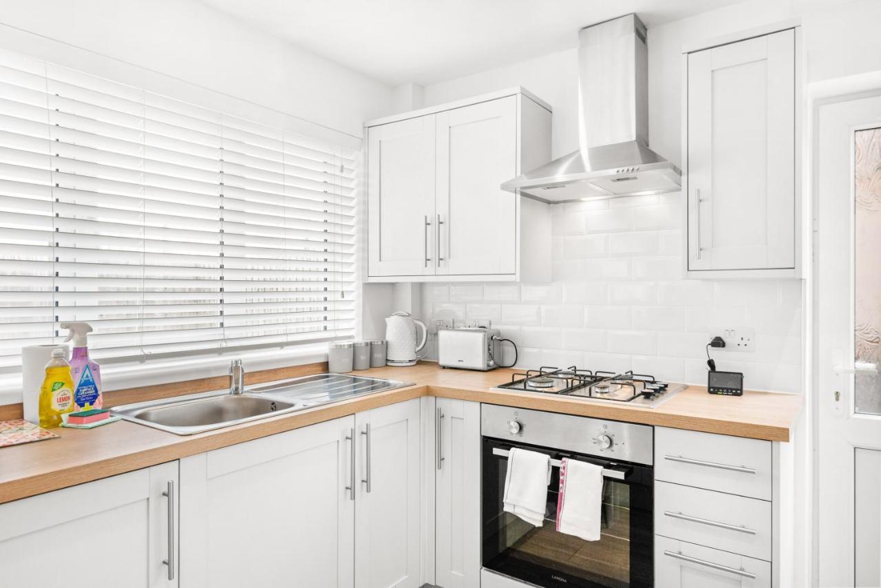 Off Road Parking, Garden, Smart Tv'S In All Rooms! Morriston Exteriér fotografie