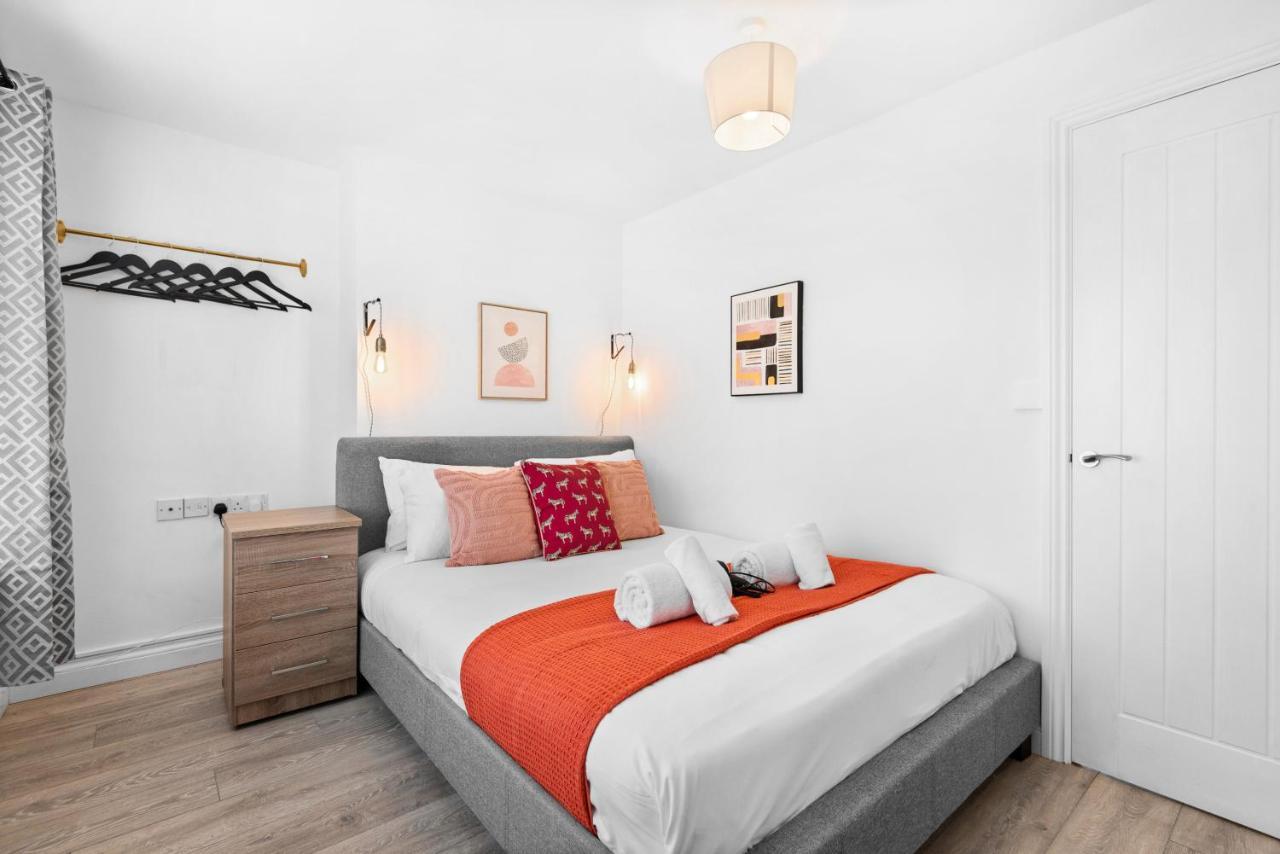 Off Road Parking, Garden, Smart Tv'S In All Rooms! Morriston Exteriér fotografie